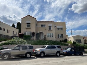 2116 S Palm Grove Ave in Los Angeles, CA - Building Photo - Building Photo