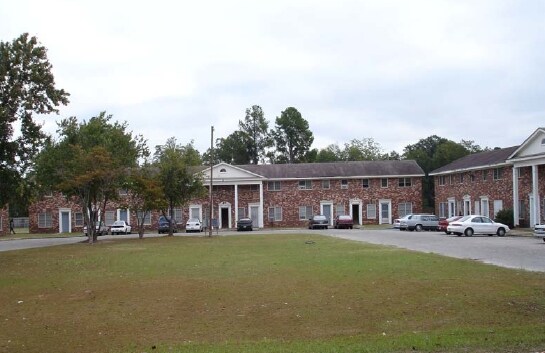 Hartsville Palmetto Villas LLC in Hartsville, SC - Building Photo