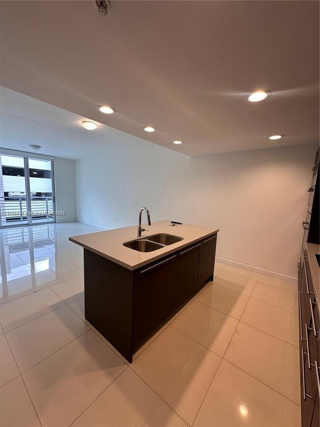 7875 NW 107th Ave, Unit 314 in Doral, FL - Building Photo - Building Photo