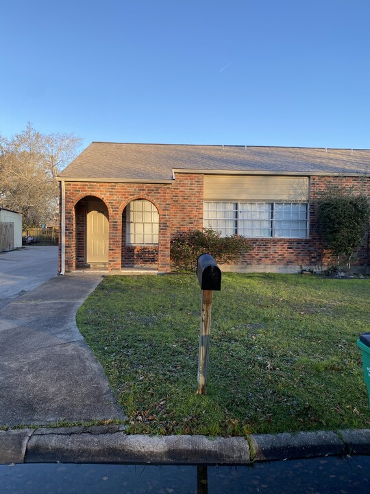 3410 Lantern Ln in Baytown, TX - Building Photo