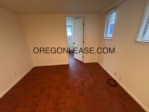 1223 Ferry St in Eugene, OR - Building Photo - Building Photo