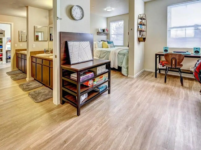 420 Redondo W Dr in Albuquerque, NM - Building Photo - Building Photo