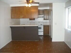 2655 Anchor Ave in Port Hueneme, CA - Foto de edificio - Building Photo