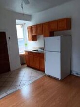 517 Walnut St, Unit second in Elizabeth, NJ - Foto de edificio - Building Photo