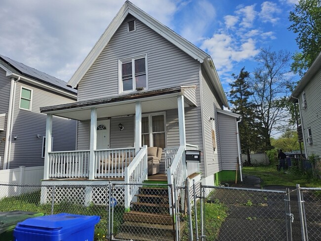 241 Tyler St in Springfield, MA - Building Photo - Building Photo