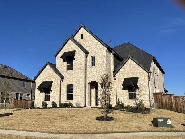 property at 2302 Royal Dove Ln