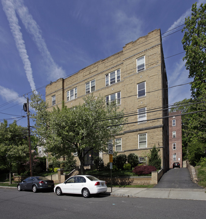 Mountain View in Montclair, NJ - Building Photo