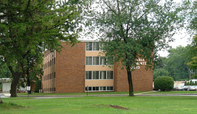 Maryvale Apartments in Erie, PA - Building Photo - Building Photo