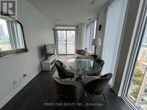 28 Wellesley St E in Toronto, ON - Building Photo - Building Photo