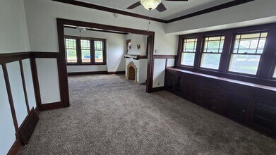 1401 W Brown Deer Rd in River Hills, WI - Building Photo - Building Photo
