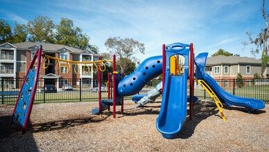 Taylor Village in Hawkinsville, GA - Foto de edificio - Building Photo