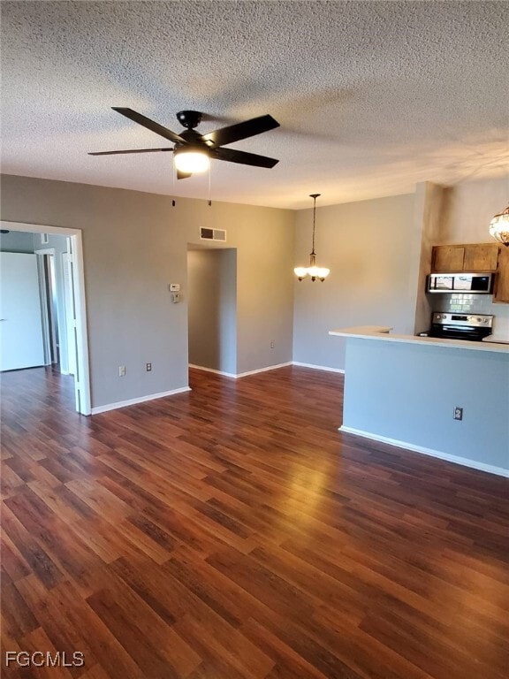 5713 Foxlake Dr in North Fort Myers, FL - Building Photo - Building Photo