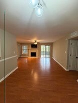 1394 N Crossing Dr NE, Unit 1394 in Atlanta, GA - Building Photo