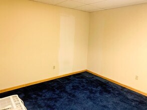 51 1/2 Hatfield St in Northampton, MA - Building Photo - Building Photo