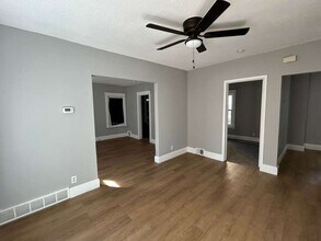 1093 E 147th St in Cleveland, OH - Building Photo - Building Photo