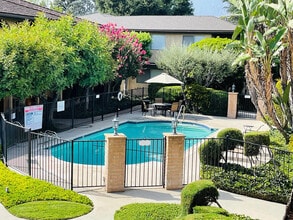 Villa Valencia Apartments in Arcadia, CA - Building Photo - Building Photo