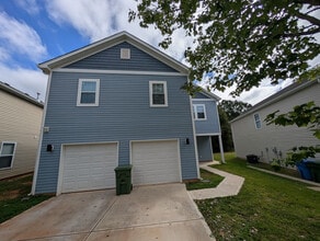 Room in House on Stone Mountain Dr in Gastonia, NC - Building Photo - Building Photo
