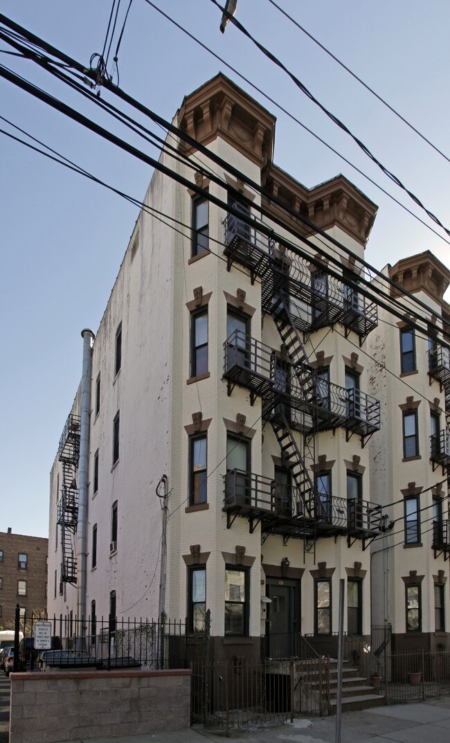 66 Tuers Ave in Jersey City, NJ - Building Photo - Building Photo