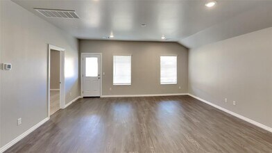 10200 NW 28th Terrace in Yukon, OK - Building Photo - Building Photo