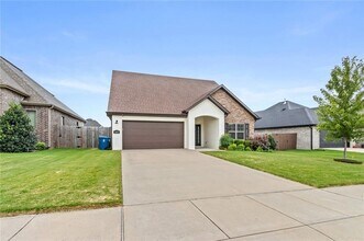 4400 SW Eggersway Pl in Bentonville, AR - Building Photo - Building Photo