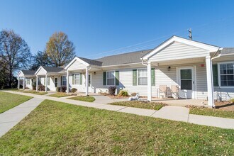 Charlotte Spring in Charlotte, NC - Building Photo - Building Photo