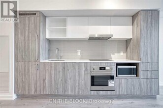 138 Downes St in Toronto, ON - Building Photo - Building Photo