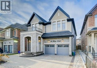 600 Beam Ct in Milton, ON - Building Photo - Building Photo