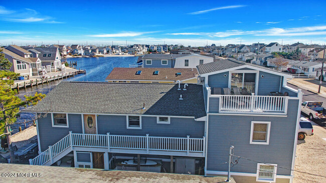 256 Ocean Bay Blvd in Lavallette, NJ - Foto de edificio - Building Photo