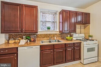 5632 Belair Rd in Baltimore, MD - Foto de edificio - Building Photo