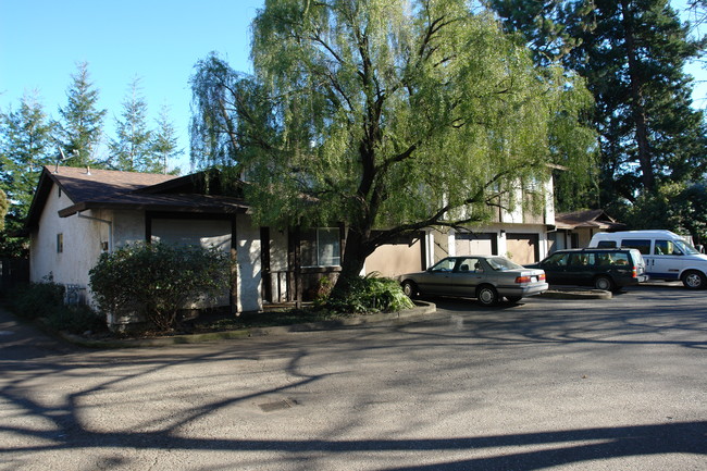 278 E 9th Ave in Chico, CA - Building Photo - Building Photo