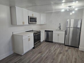 815 St Charles Dr in Tarpon Springs, FL - Building Photo - Building Photo