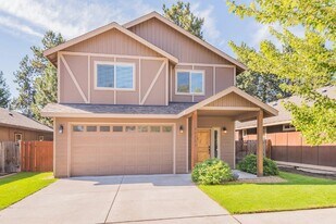 20269 Knightsbridge Pl in Bend, OR - Building Photo