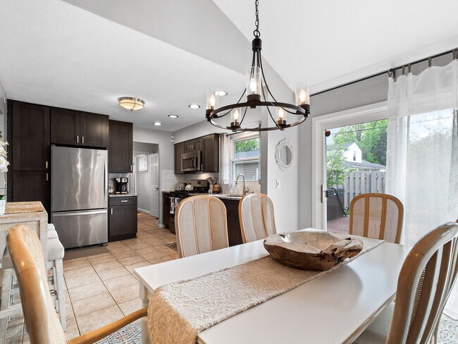 126 Beachwood Ave in Avon Lake, OH - Building Photo - Building Photo