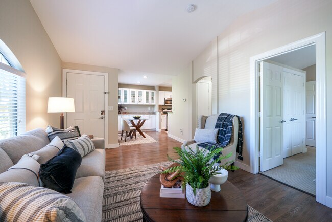 Hillcrest View in Antioch, CA - Building Photo - Interior Photo