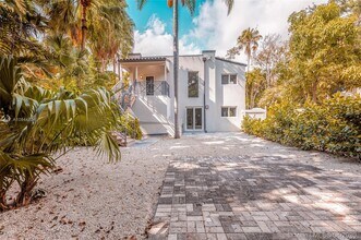 2742 Coacoochee St-Unit -1 in Miami, FL - Building Photo - Building Photo