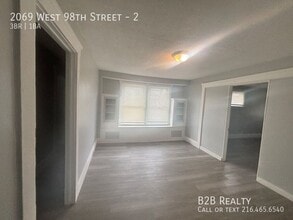 2069 W 98th St in Cleveland, OH - Building Photo - Building Photo