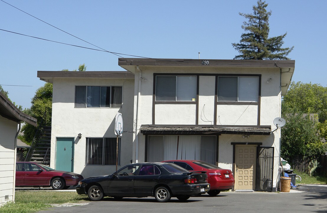 680 Medford Ave in Hayward, CA - Building Photo