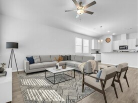 740 Brown Rd in Dayton, TX - Building Photo