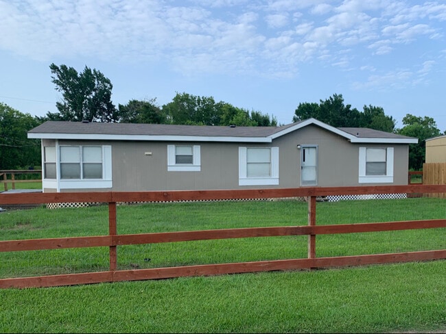 property at 3424 Alicia Ln