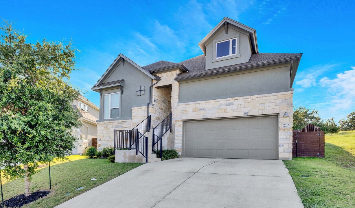 16924 Morelle Dr in Austin, TX - Building Photo