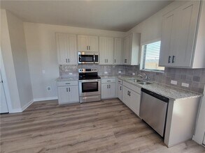 537 Fieldwood Dr in Mustang Ridge, TX - Building Photo - Building Photo