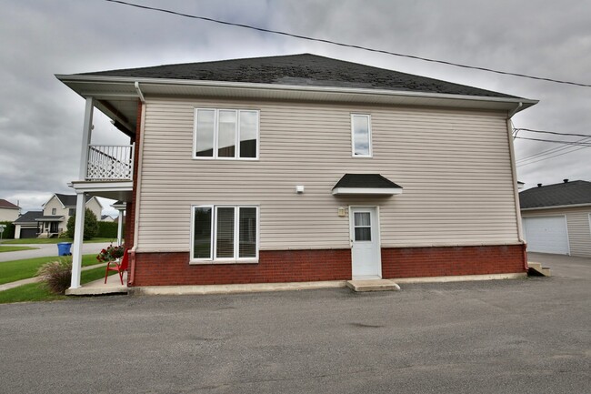 165-171 Des Parulines Rue in St-Charles-Borromée, QC - Building Photo - Building Photo