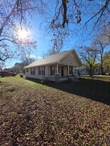 418 E L St in Russellville, AR - Building Photo