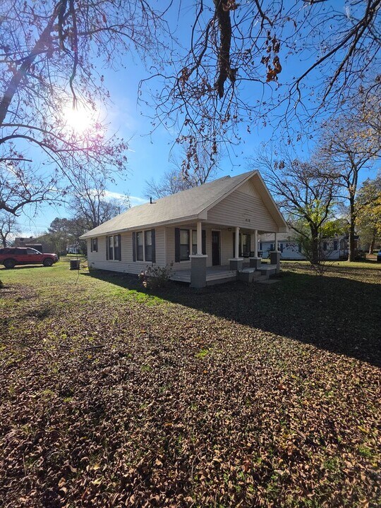 418 E L St in Russellville, AR - Building Photo
