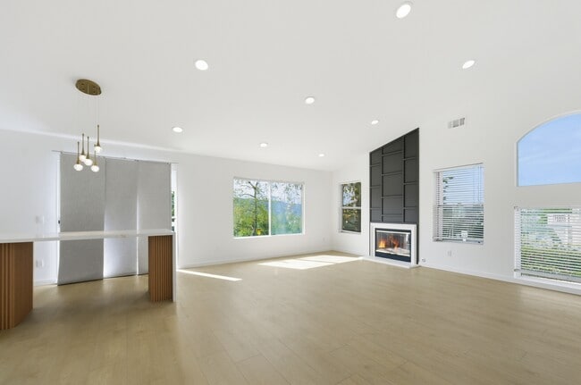 35 Deerborn Dr in Aliso Viejo, CA - Building Photo - Building Photo