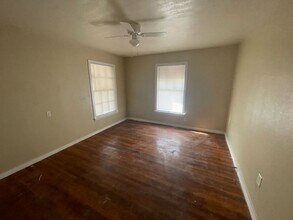 1209 Lillius St in Abilene, TX - Foto de edificio - Building Photo