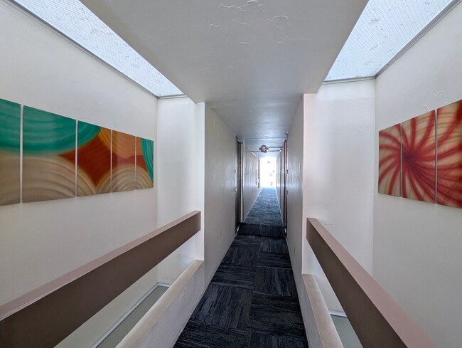 Channing Campus Apartments in Berkeley, CA - Foto de edificio - Building Photo