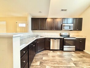 539 Song Sparrow Ln in Greensboro, NC - Building Photo - Building Photo