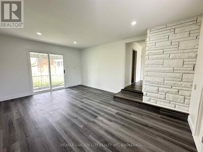 43 Norwich Rd in Hamilton, ON - Building Photo - Building Photo