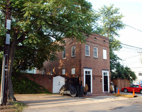 1017 Duke in Alexandria, VA - Building Photo - Building Photo